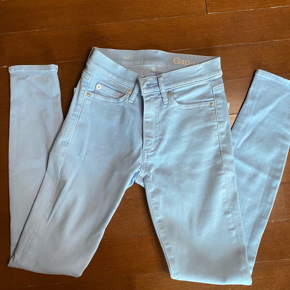 Bright skinny jeans
